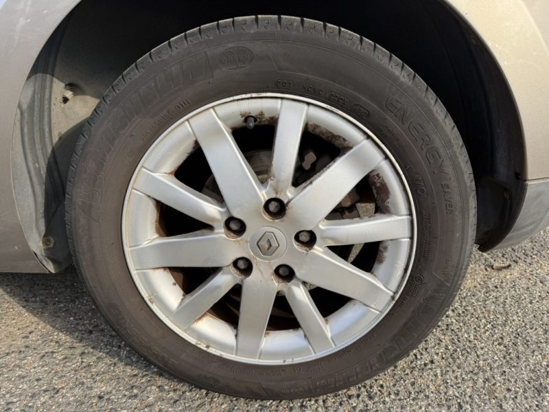 RENAULT MEGANE COUPÉ 1.4 TCE 131CV PRIVILÈGE 