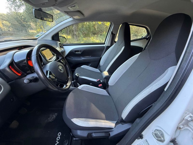 TOYOTA AYGO 1.0 VVT-I 69CH X-PLAY 5P