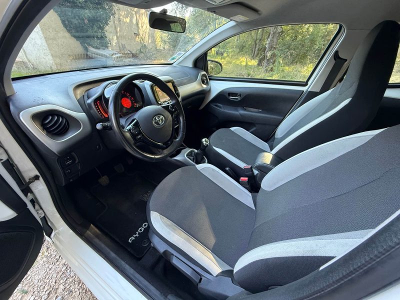 TOYOTA AYGO 1.0 VVT-I 69CH X-PLAY 5P