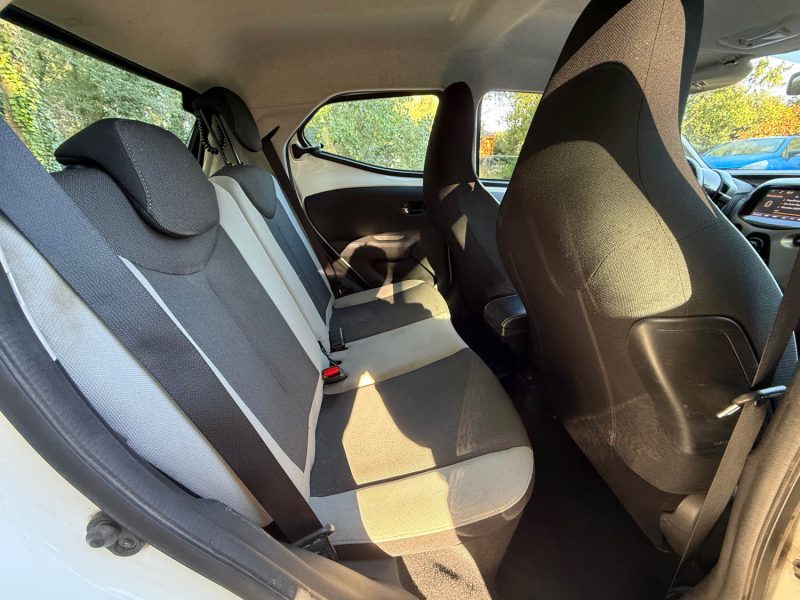TOYOTA AYGO 1.0 VVT-I 69CH X-PLAY 5P