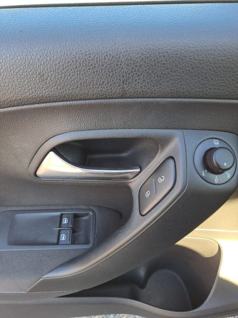 VOLKSWAGEN POLO 1.6 TDI 75 TRENDLINE 2010