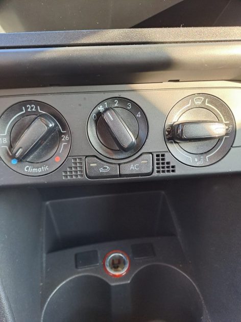 VOLKSWAGEN POLO 1.6 TDI 75 TRENDLINE 2010