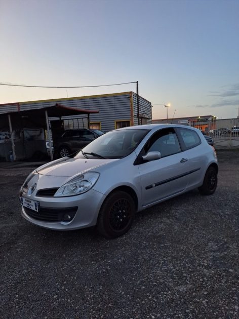 RENAULT CLIO DYNAMIQUE 1.6 16V BA PROACTIVE 2009