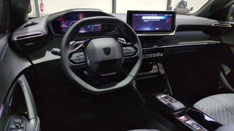 Peugeot 2008 Hybrid 145 e-dcs6 allure + angles morts + camera 360
