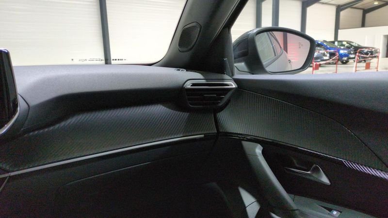 Peugeot 2008 Hybrid 145 e-dcs6 allure + angles morts + camera 360