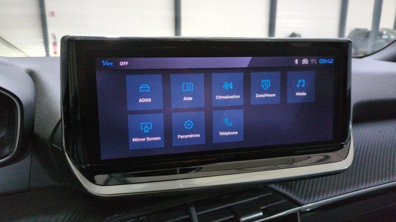 Peugeot 2008 Hybrid 145 e-dcs6 allure + angles morts + camera 360