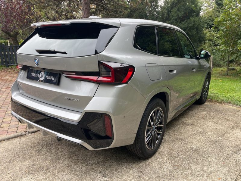 B.M.W. SERIE X IX1 20 EDRIVE 204 ch M Sport