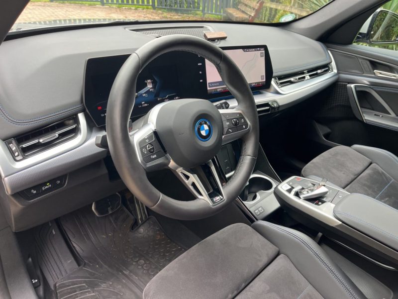 B.M.W. SERIE X IX1 20 EDRIVE 204 ch M Sport