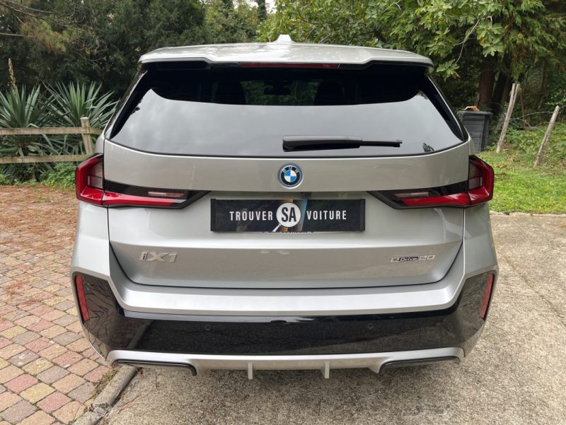 B.M.W. SERIE X IX1 20 EDRIVE 204 ch M Sport