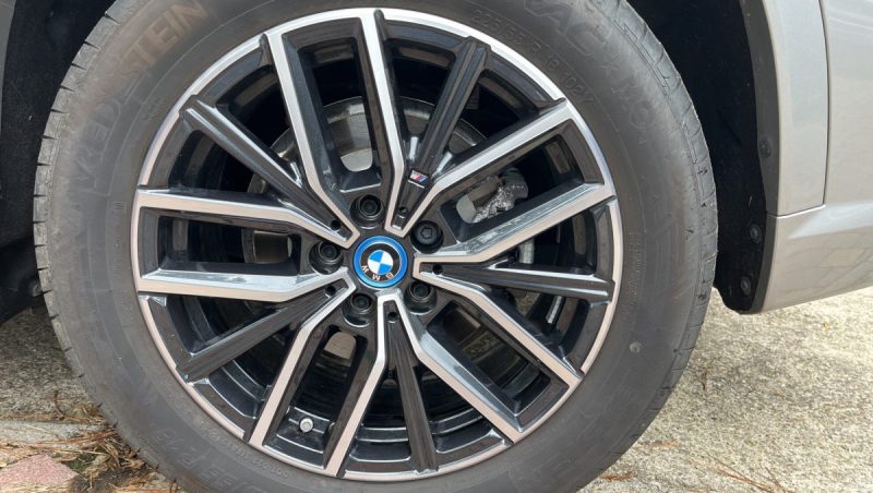 B.M.W. SERIE X IX1 20 EDRIVE 204 ch M Sport