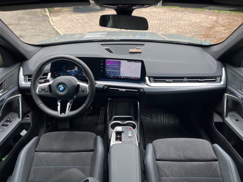 B.M.W. SERIE X IX1 20 EDRIVE 204 ch M Sport