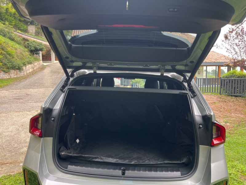 B.M.W. SERIE X IX1 20 EDRIVE 204 ch M Sport