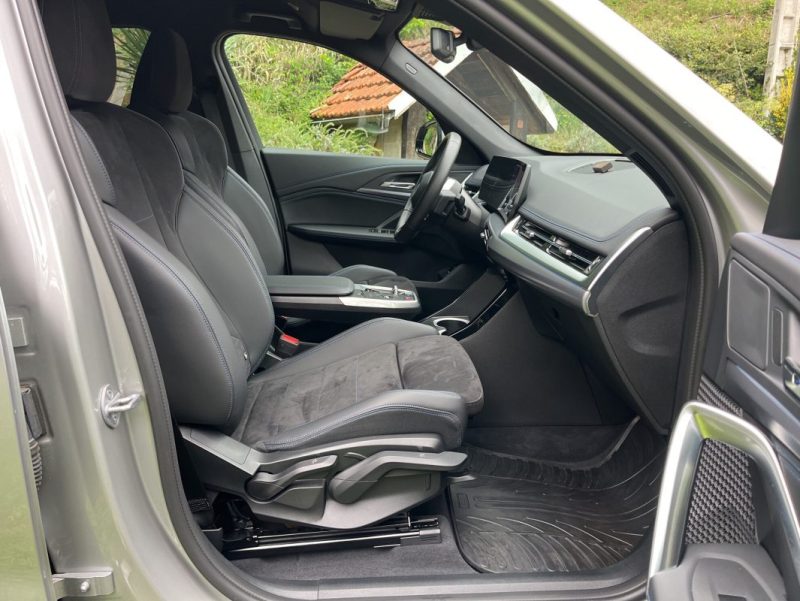 B.M.W. SERIE X IX1 20 EDRIVE 204 ch M Sport