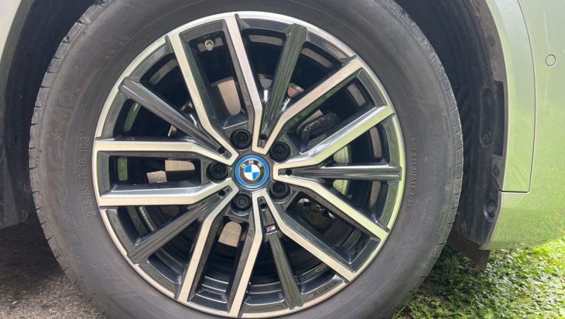 B.M.W. SERIE X IX1 20 EDRIVE 204 ch M Sport