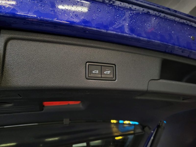 VOLKSWAGEN TOUAREG 3.0 eHybrid 4motion 462cv TOIT OUVRANT / SIEGES ELECTRIQUES A MEMOIRE / ATTELAGE