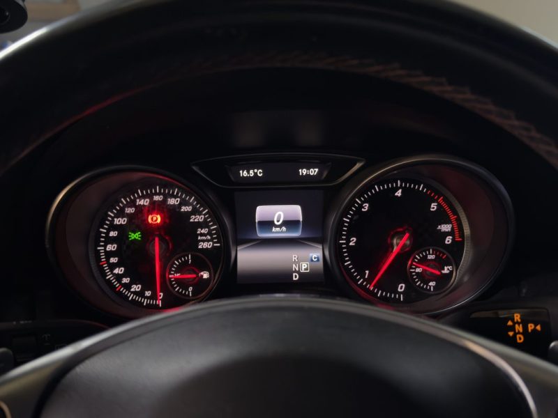 MERCEDES CLASSE A 200D FASCINATION 7G-DCT AMG LINE