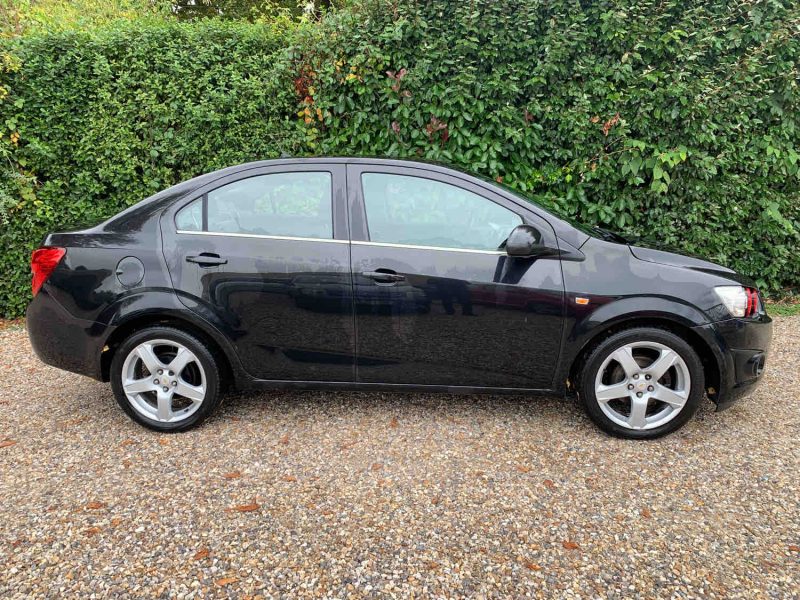 CHEVROLET AVEO 1.3 VCDI95 LTZ S&S 4P 2013 1.3 VCDi95