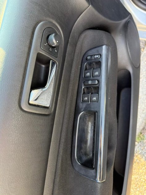 VOLKSWAGEN GOLF  4 1.6l EDITION 105CV 16V 2001