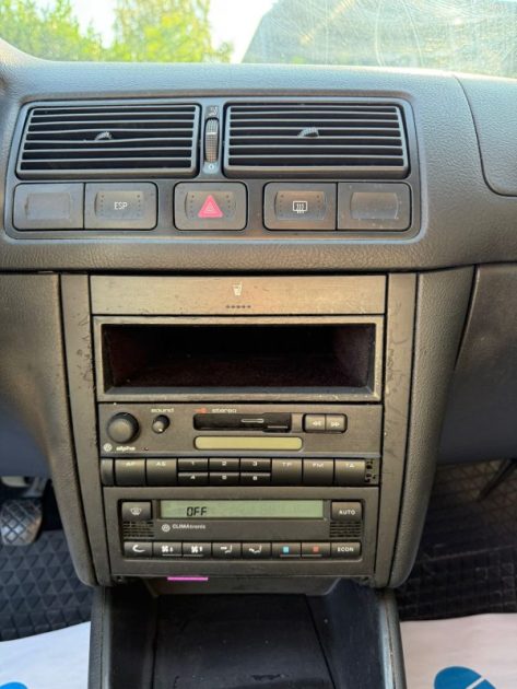 VOLKSWAGEN GOLF  4 1.6l EDITION 105CV 16V 2001