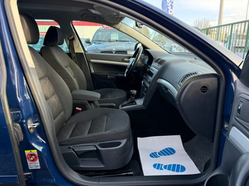 SKODA OCTAVIA COMBI 2 1.4L TSI AMBITION 2 DSG 2012