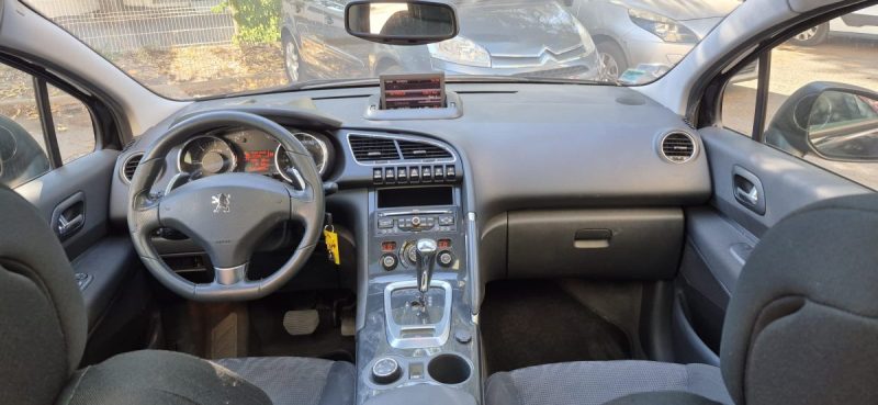 Peugeot 3008 1.6l HDI 110ch Allure BMP 6 SUV, Noir, *Toit panoramique*, *GPS*