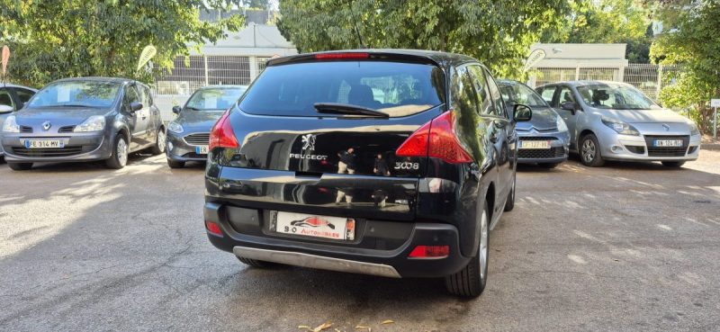 Peugeot 3008 1.6l HDI 110ch Allure BMP 6 SUV, Noir, *Toit panoramique*, *GPS*