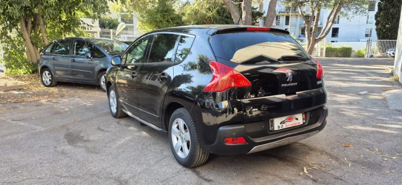 Peugeot 3008 1.6l HDI 110ch Allure BMP 6 SUV, Noir, *Toit panoramique*, *GPS*