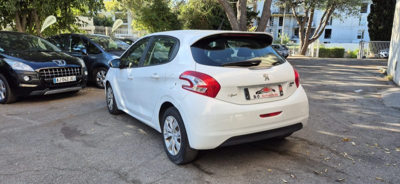 Peugeot 208 1.6 hdi 92 ch Active BVM 5, *Idéale jeune conducteur*, *Clim*,