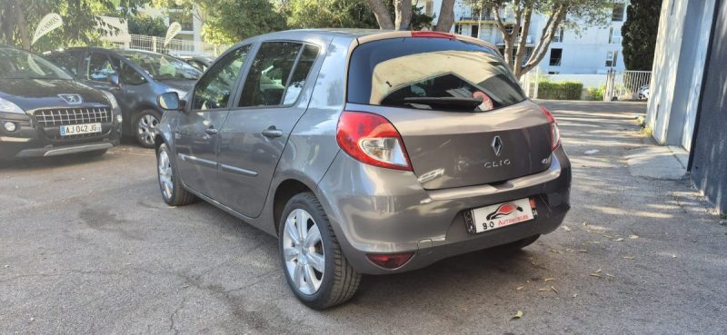 Renault Clio III 1.5l Dci 88cv Night & Day Tomtom phase 2, *Idéale jeune conducteur*, *GPS*,