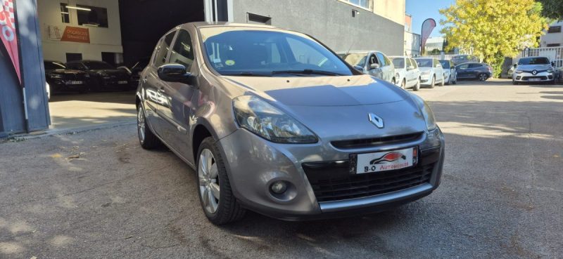 Renault Clio III 1.5l Dci 88cv Night & Day Tomtom phase 2, *Idéale jeune conducteur*, *GPS*,