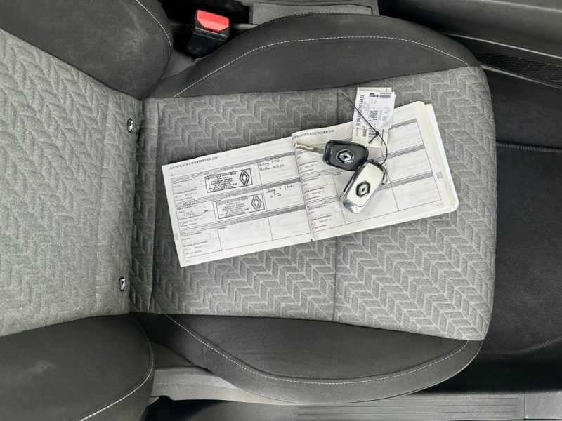 RENAULT CLIO V 1.5 BLUEDCI 100 EVOLUTION **1ÈRE MAIN** 