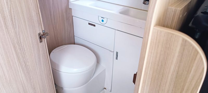 Fourgon Van aménagé Weinsberg Carabus 600K 4 couchages