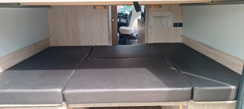 Fourgon Van aménagé Weinsberg Carabus 600K 4 couchages