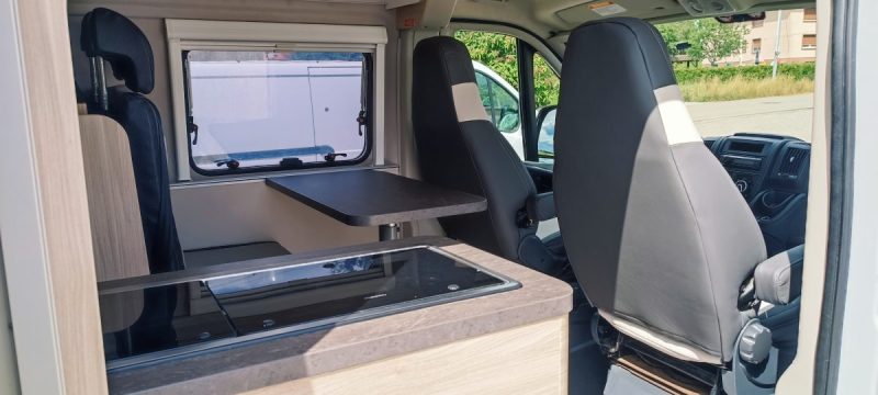 Fourgon Van aménagé Weinsberg Carabus 600K 4 couchages