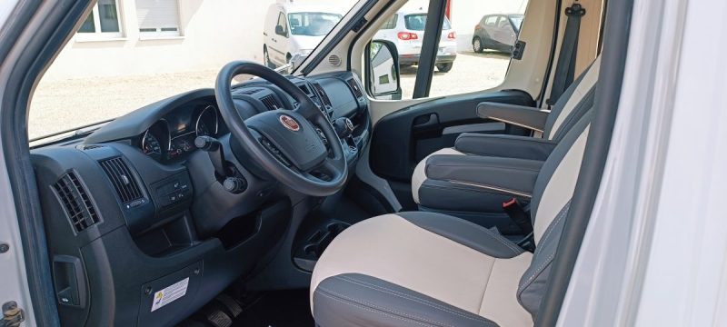 Fourgon Van aménagé Weinsberg Carabus 600K 4 couchages