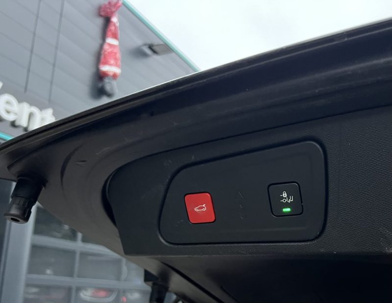 CITROEN C5 SHINE 1.5 BLUE HDI 130 Cv EAT8 TOIT OUVRANT APPLE CARPLAY & ANDROID - GARANTIE 1 AN