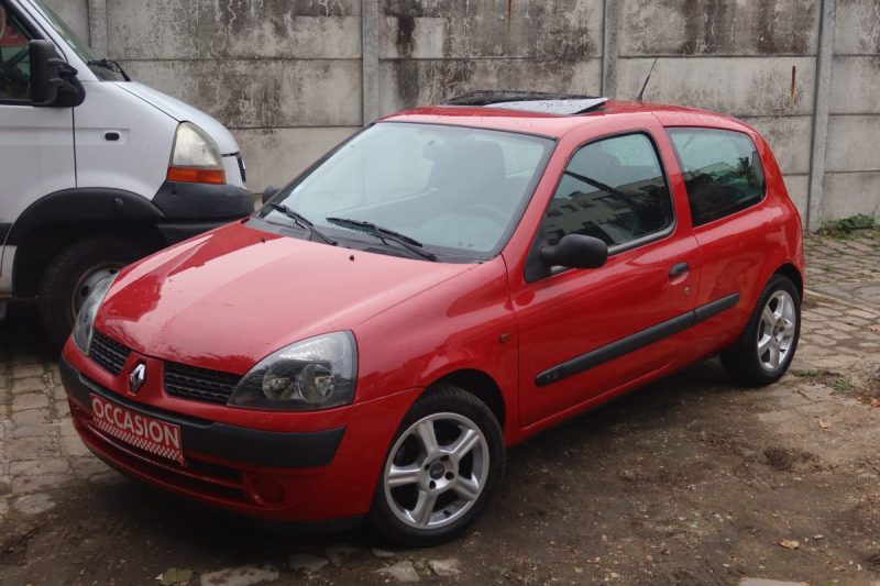 RENAULT CLIO AUTHENTIQUE 1.2 2002