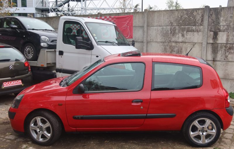 RENAULT CLIO AUTHENTIQUE 1.2 2002