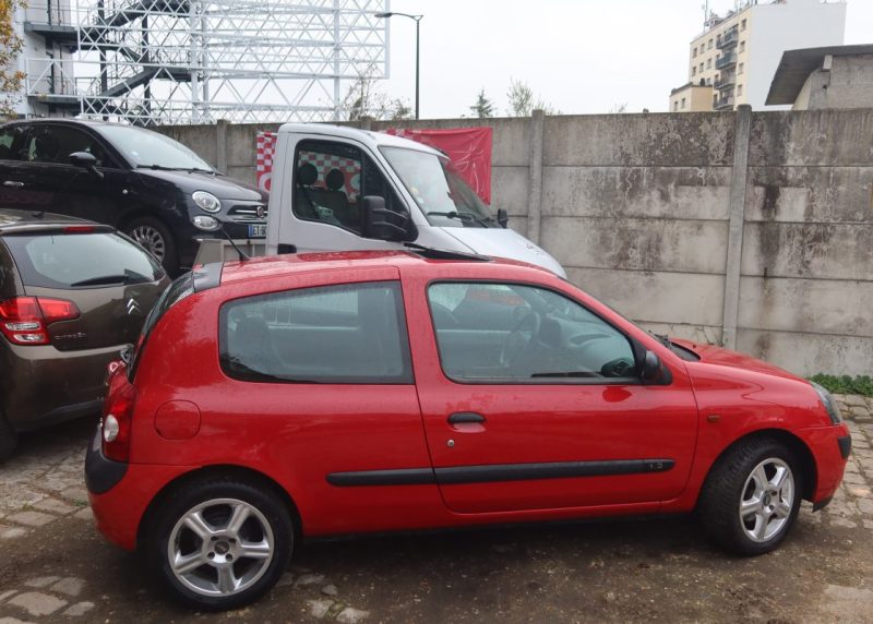 RENAULT CLIO AUTHENTIQUE 1.2 2002