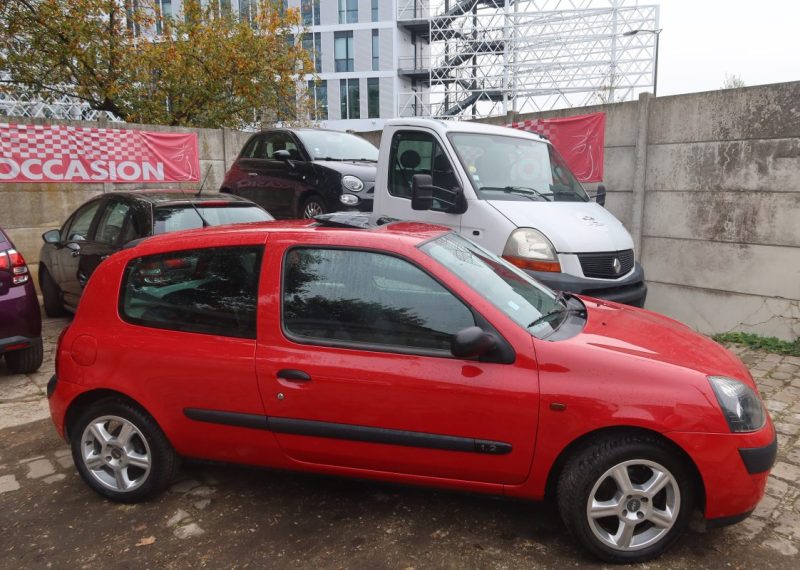 RENAULT CLIO AUTHENTIQUE 1.2 2002