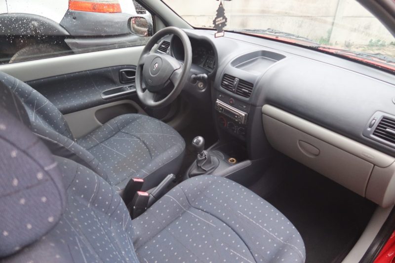 RENAULT CLIO AUTHENTIQUE 1.2 2002