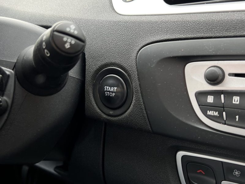 RENAULT SCENIC 3 III 1.5 Dci 110 Cv BOITE AUTOMATIQUE / GPS TOMTOM CRIT AIR 2 - GARANTIE 1 AN