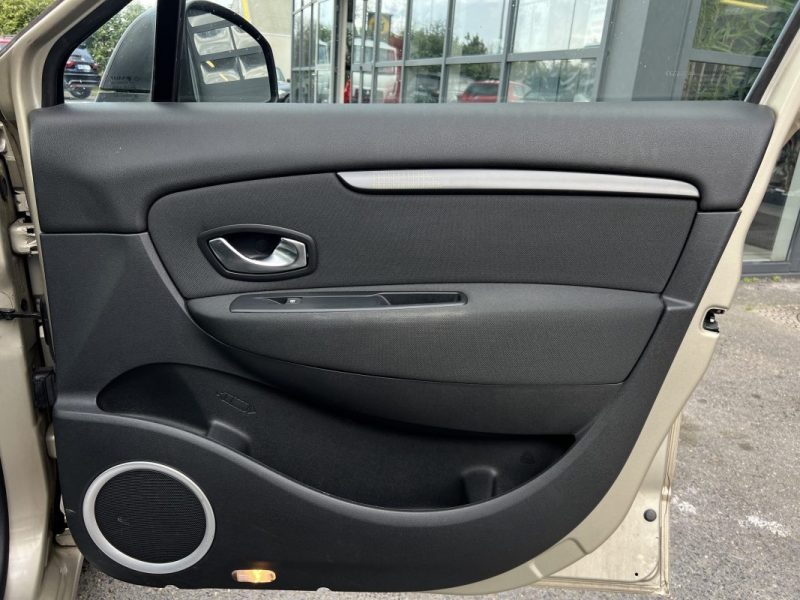 RENAULT SCENIC 3 III 1.5 Dci 110 Cv BOITE AUTOMATIQUE / GPS TOMTOM CRIT AIR 2 - GARANTIE 1 AN