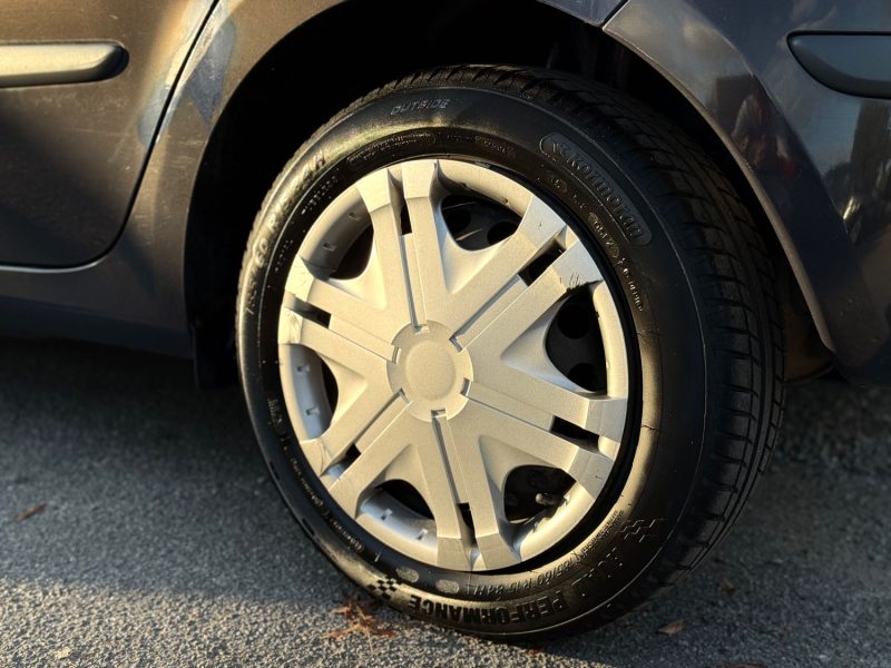 RENAULT MODUS 1.4 16V 98CH CONFORT CLIM EXPRESSION 