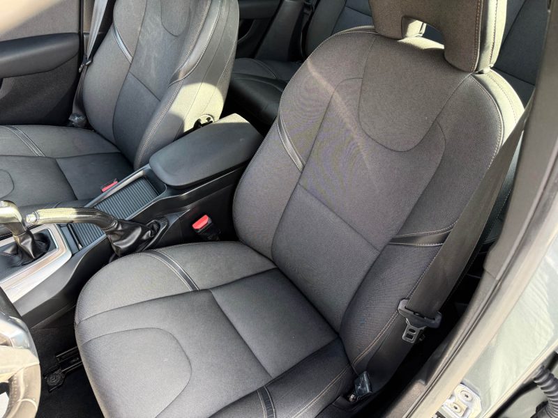 VOLVO V40 CROSS COUNTRY D2 2.0 120CH OVERSTA EDITION  