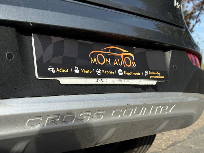 VOLVO V40 CROSS COUNTRY D2 120ch Oversta – GPS – LED – Toit Panoramique – Sièges Chauffants – Révisé