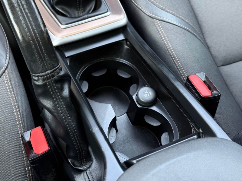 VOLVO V40 CROSS COUNTRY D2 120ch Oversta – GPS – LED – Toit Panoramique – Sièges Chauffants – Révisé