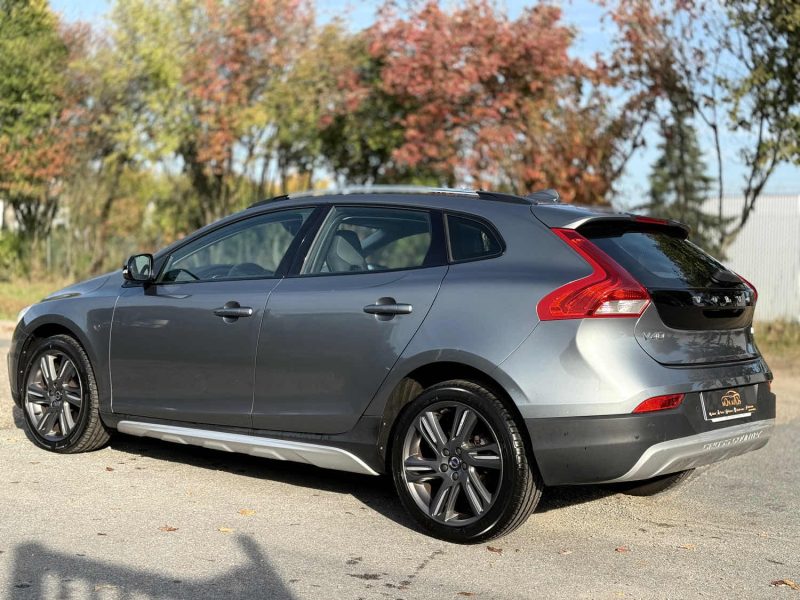 VOLVO V40 CROSS COUNTRY D2 2.0 120CH OVERSTA EDITION  