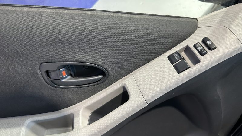 Toyota Yaris 1.0 VVT-I 69ch - Dossier de factures - Idéal jeune permis