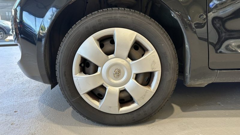 Toyota Yaris 1.0 VVT-I 69ch - Dossier de factures - Idéal jeune permis